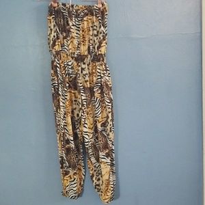 🌟Multidesign one piece jogger jumpsuit. Size L